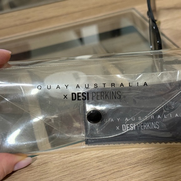 Quay Australia x Desi Perkins High Key Black Aviator Sunglasses - Picture 7 of 8